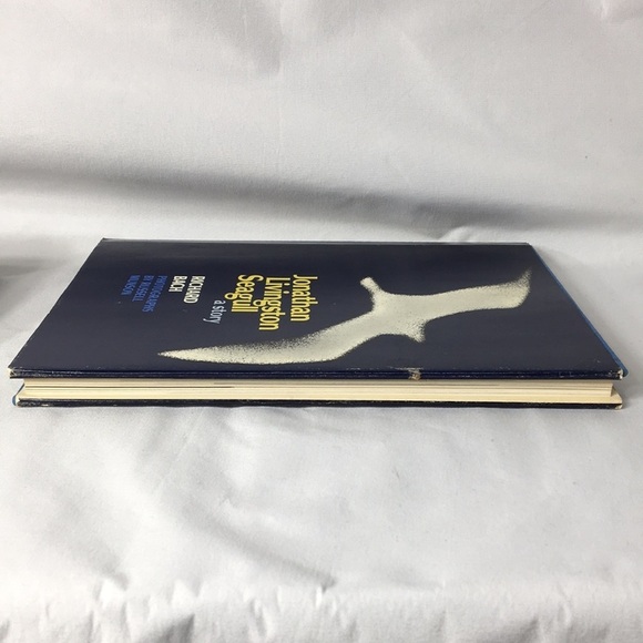 Jonathan Livingston Seagull by Richard Bach - Picture 5 of 9